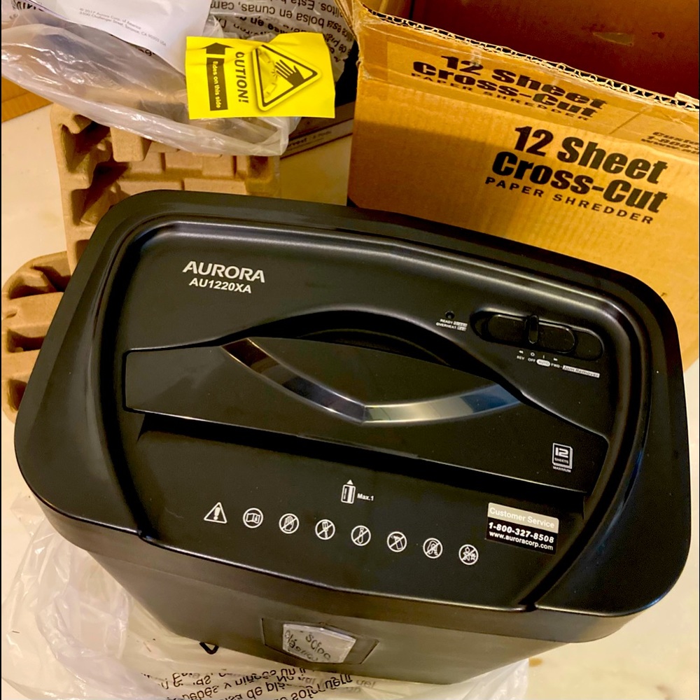 Aurora 12 Sheet Cross-Cut Paper Shredder